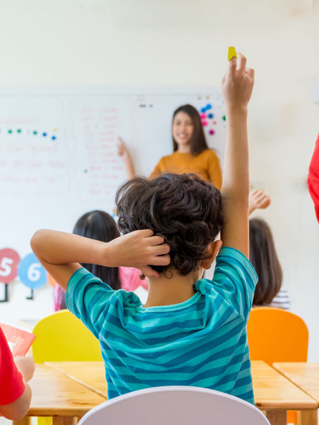 1500x1000-hands-raised-classroom